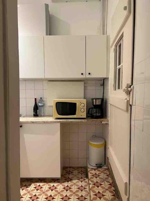 Apartment 3 *
