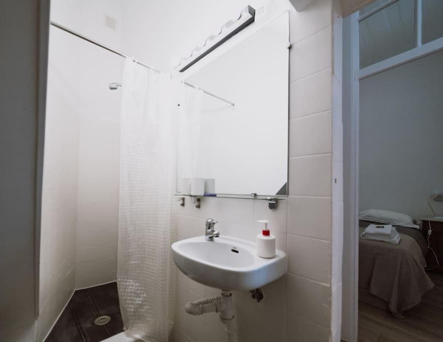 Apartment 3 *